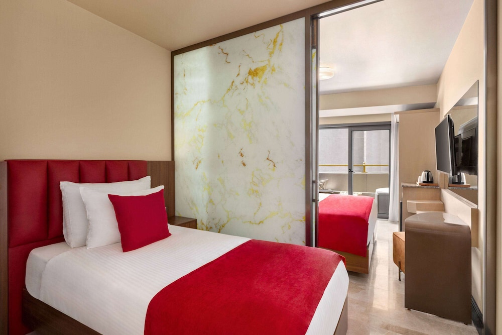 Ramada by Wyndham Istanbul Pera 15/50