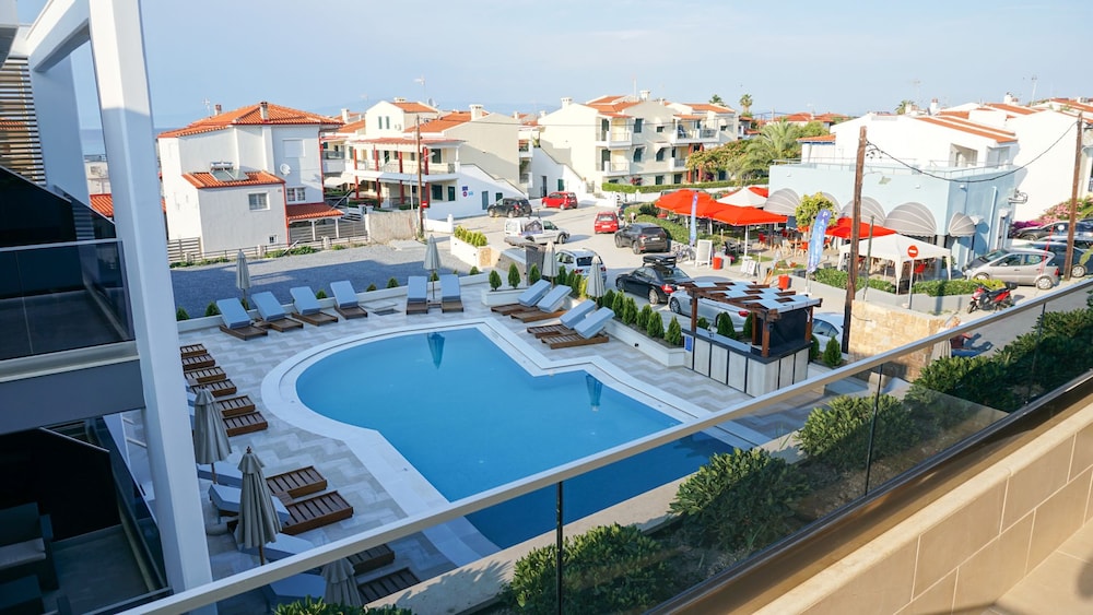 Agnes Deluxe Hotel 38/44