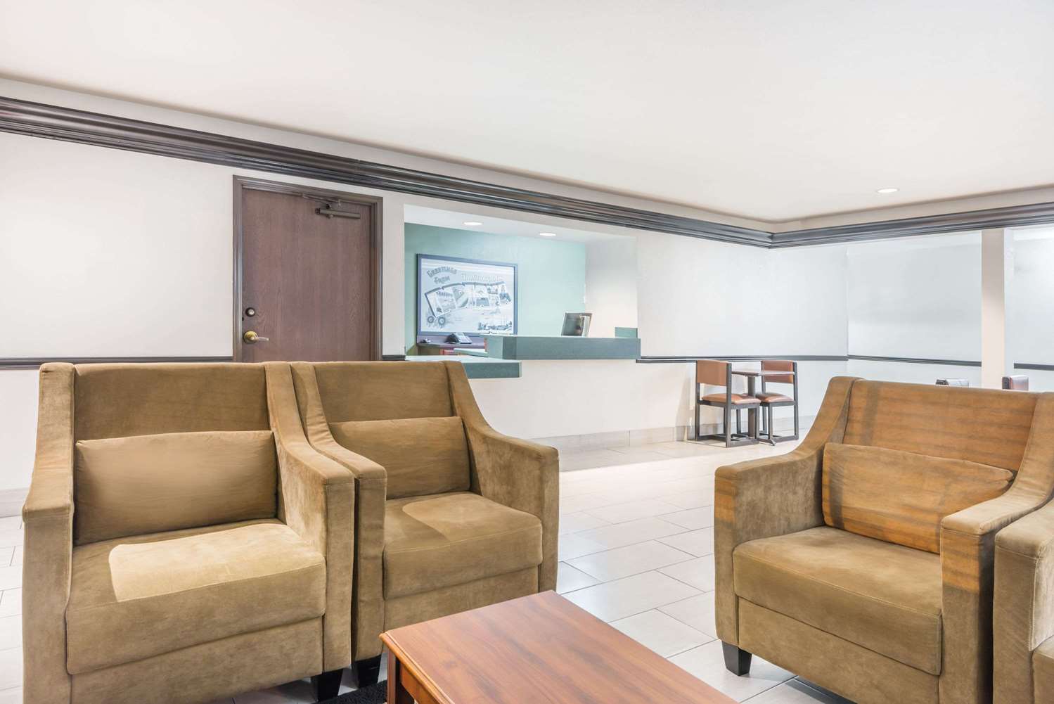 Super 8 By Wyndham Madison/Hanover Area 10/17