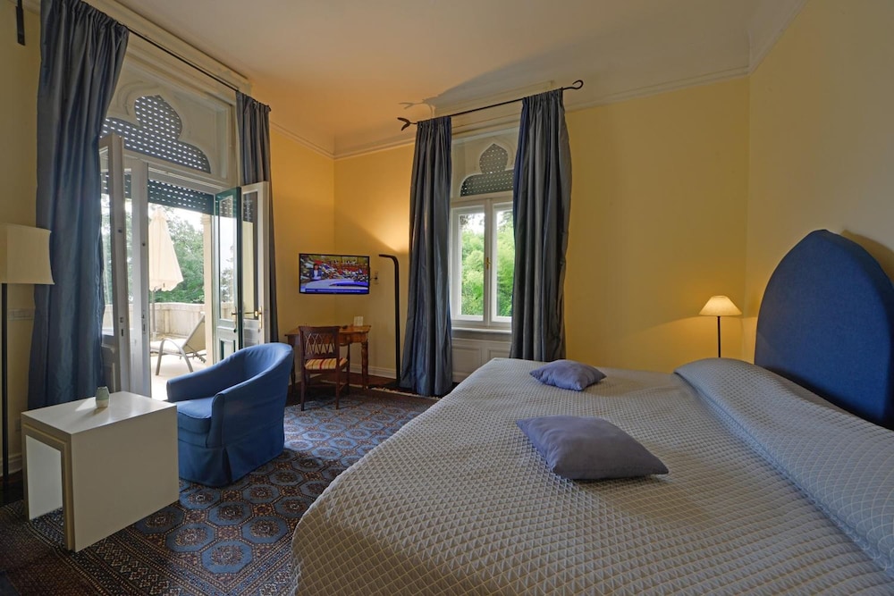 Hotel Villa Astra 9/50