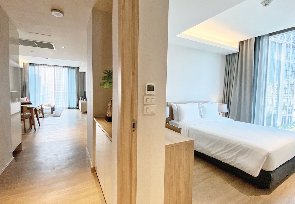 Room at OAKWOOD SUITES BANGKOK, BANGKOK