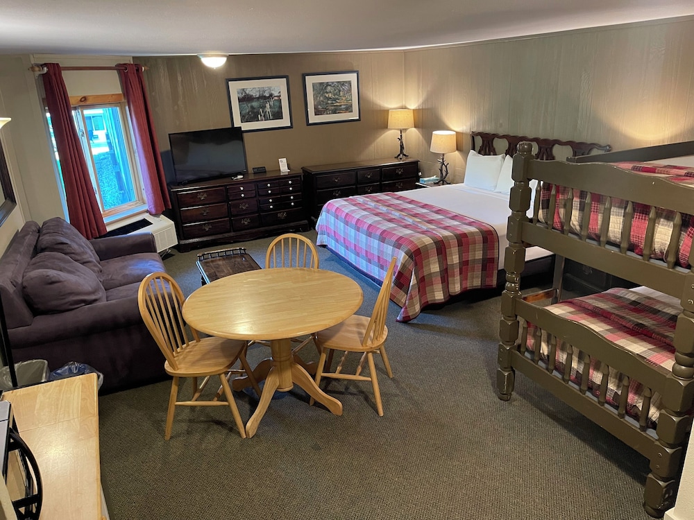 NORTHERN LIGHTS LODGE 46/70