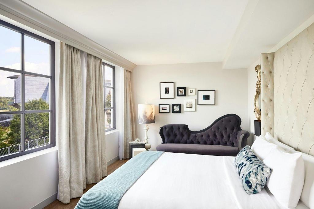 1 Bedroom, 2 Rooms, Suite, King Bed, River Front, Balcony