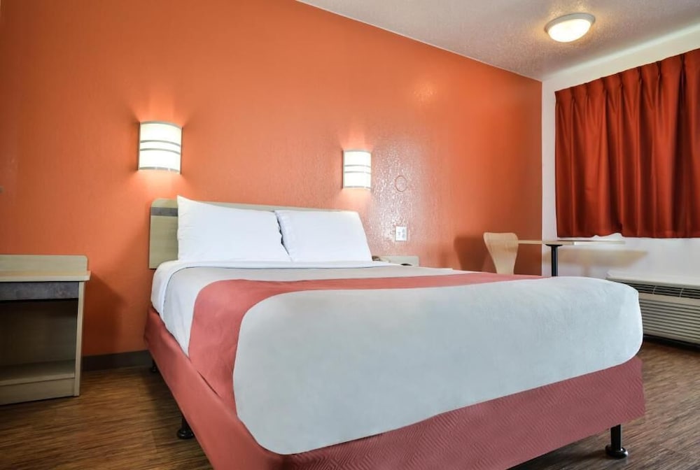 Motel6 Saint Joseph, MO 23/57