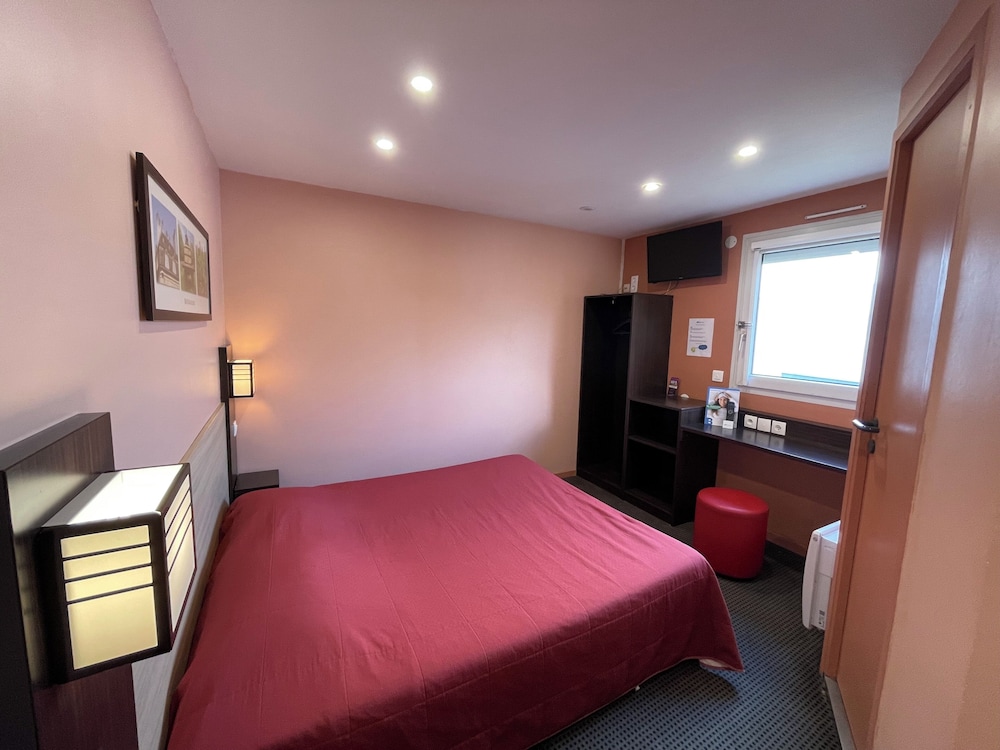 BRIT HOTEL SAINT-QUENTIN 11/53