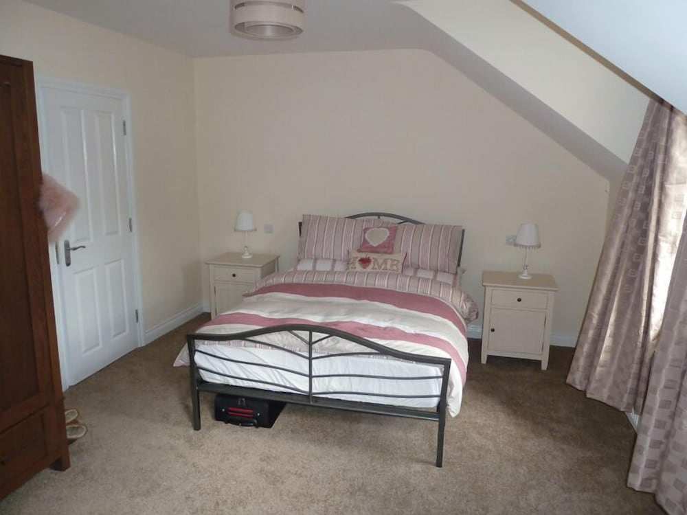 Oatlands Self Catering Cottages 8/22
