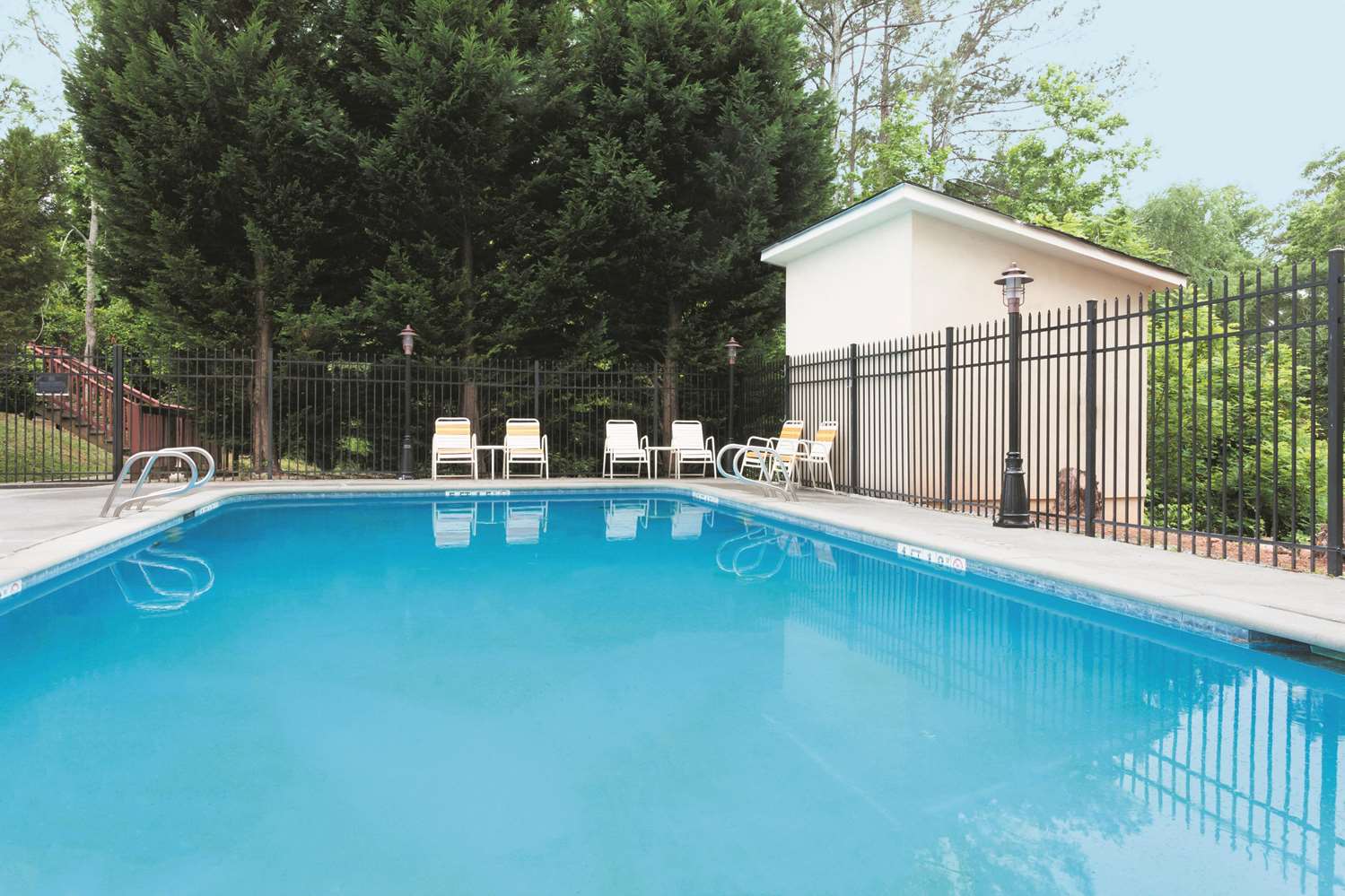 La Quinta Inn & Suites by Wyndham Covington 24/45