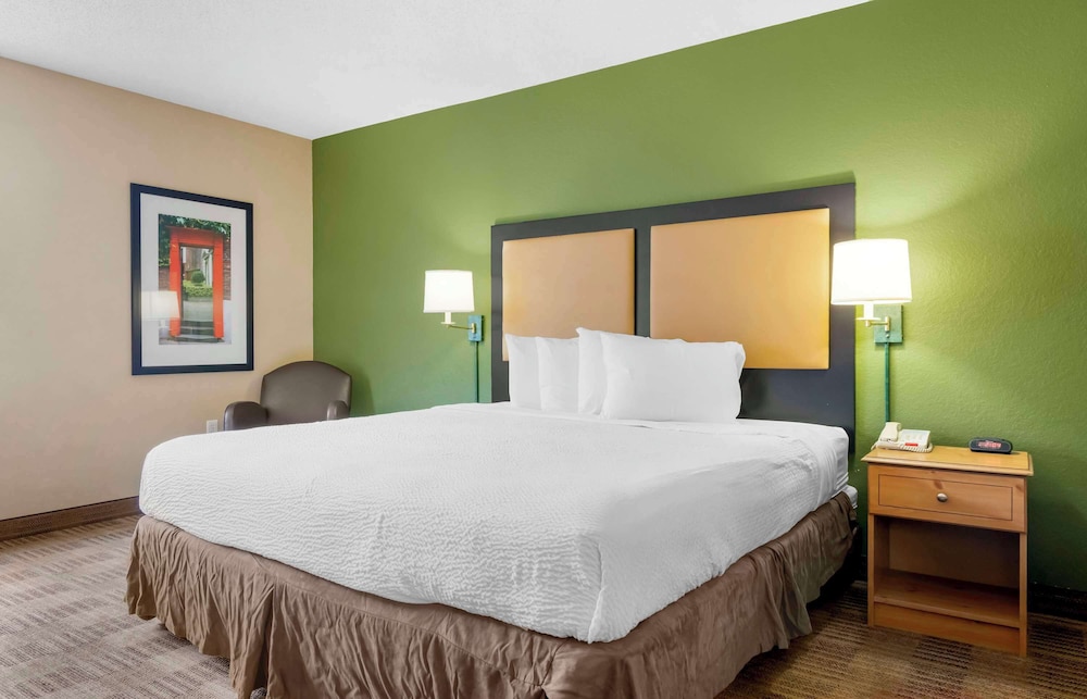 Extended Stay America Select Suites Orlando Southpark 23/56