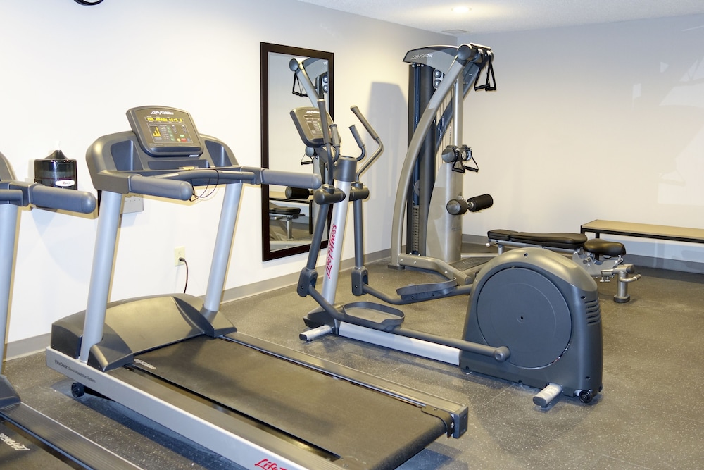 Country Inn and Suites by Radisson, Dahlgren-King George, VA 29/53