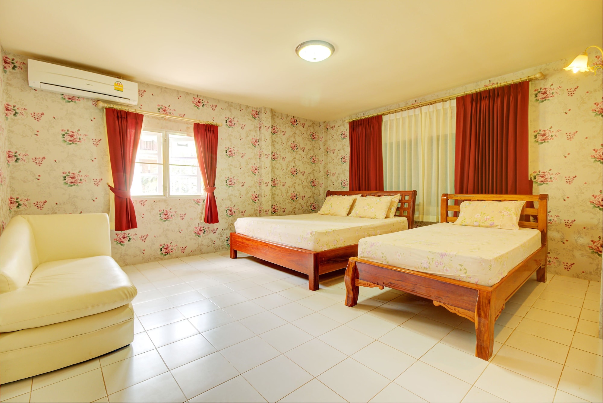 3 BEDROOMS, HOUSE