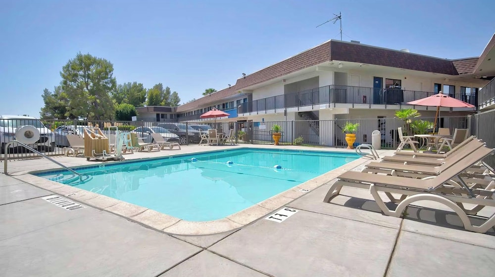 Motel6 Palmdale, CA 9/60