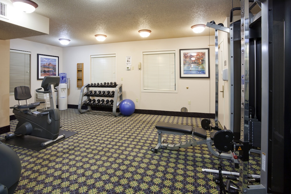 Candlewood Suites Eagan Arpt South - Mall Area, an IHG Hotel 37/68