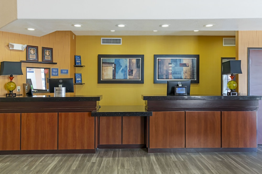Best Western Plus Fresno Inn 10/50