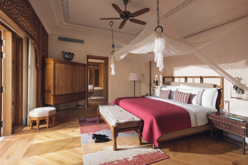Pool, Suite, King Bed
