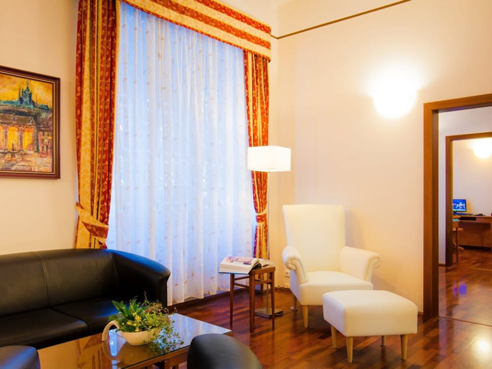 Hotel Cloister Inn 38/46