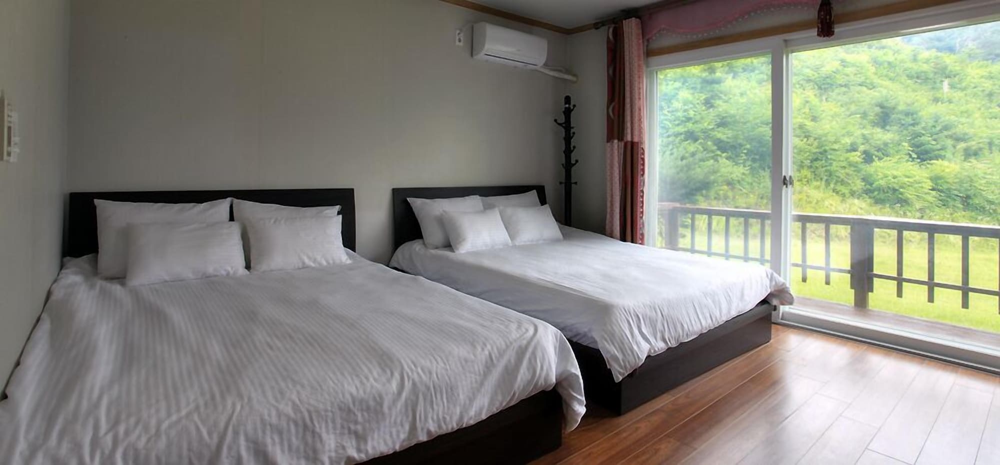 غرفة قياسية بسريرين كوين، Heidi Pension G House 2/10