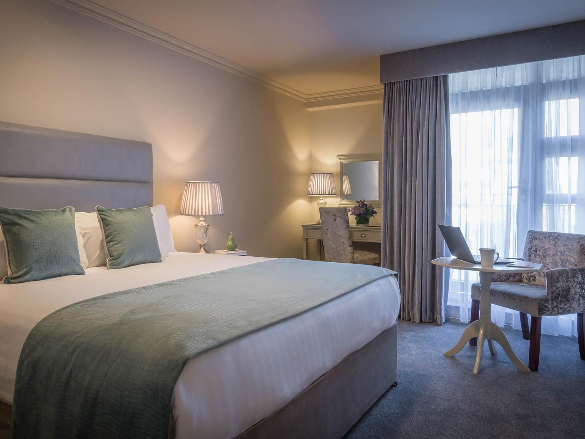 Room, Single, Double Bed