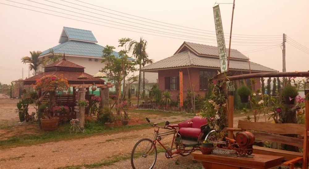 Heun Baan Rong Khun Resort 9/27