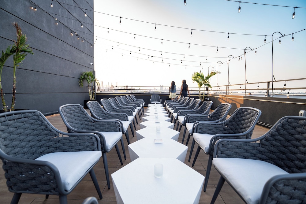 Nova Hotel Brooklyn 47/64
