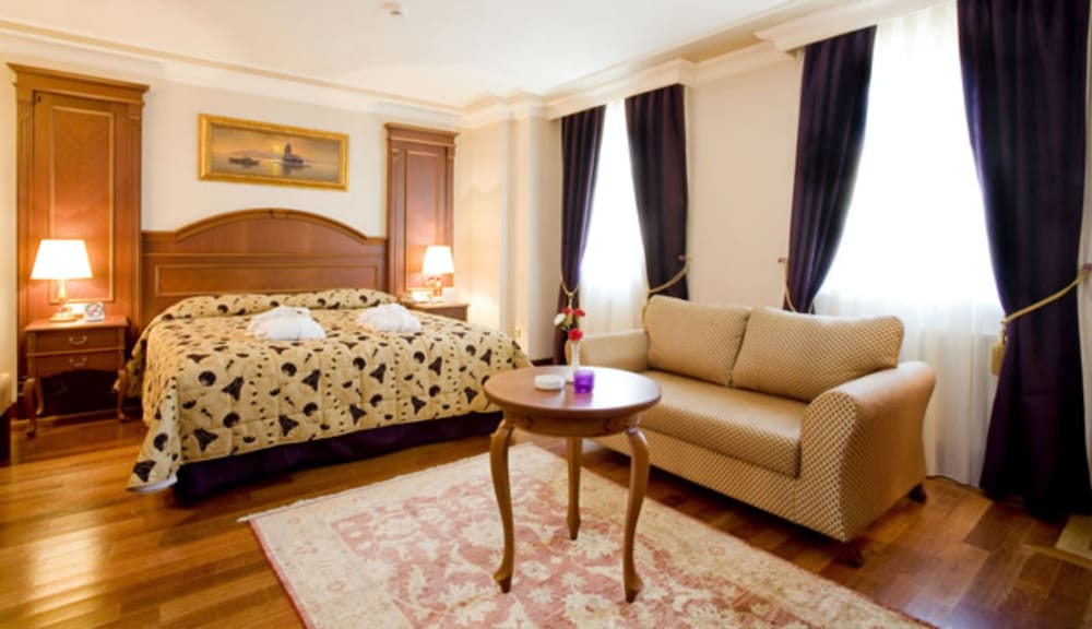 Glk Premier Regency Suites And Spa 18/74