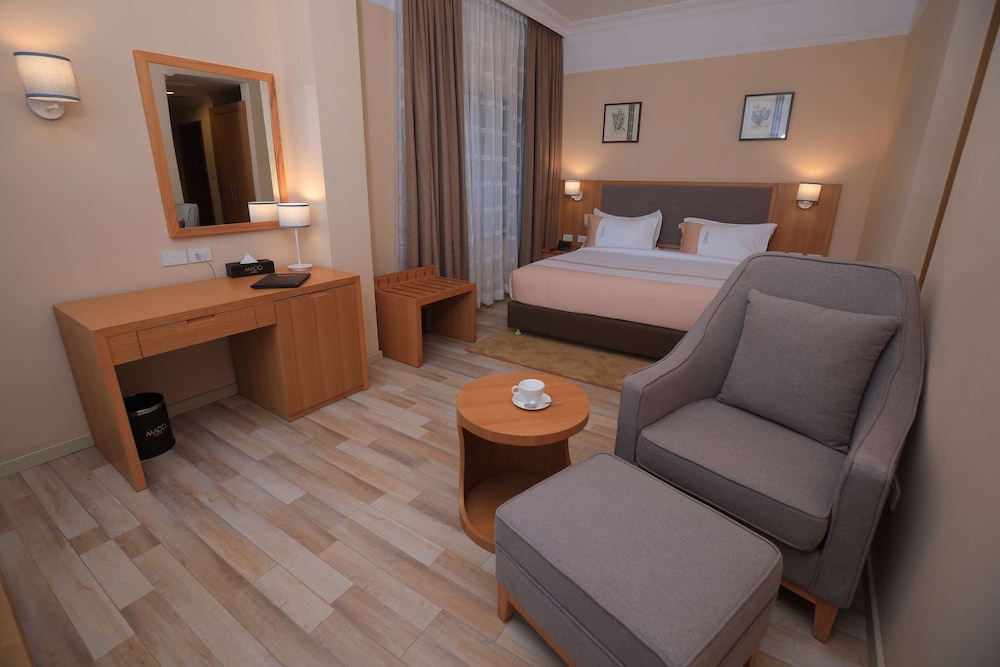 Mado Hotel 49/66