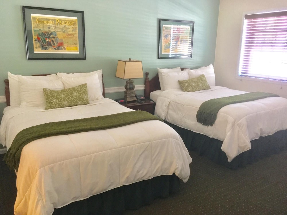Whitman Motor Lodge 16/53