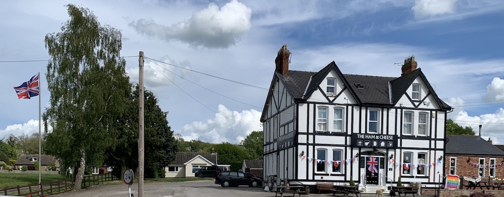 Ham And Cheese Country Inn 19/23