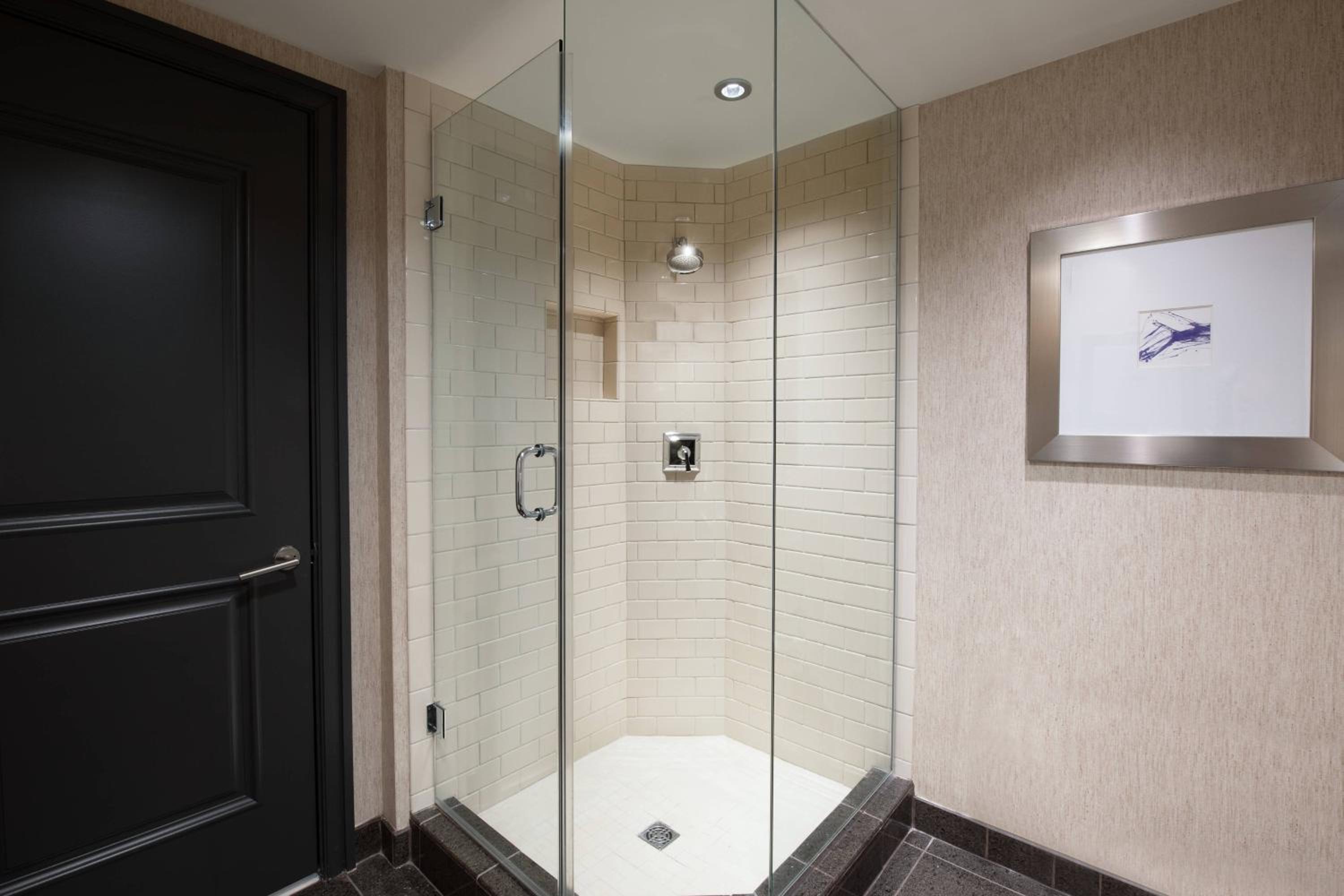 جناح بسرير كينج بغرفة نوم واحدة مع أريكة، The Westin Huntsville 8/9