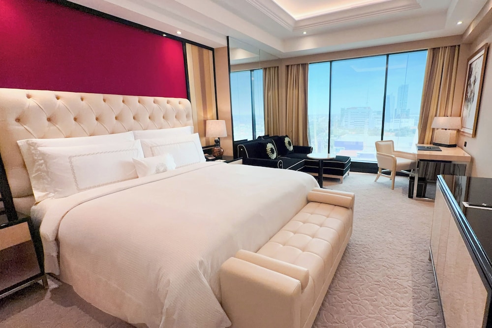 The Trans Luxury Hotel Surabaya 14/50