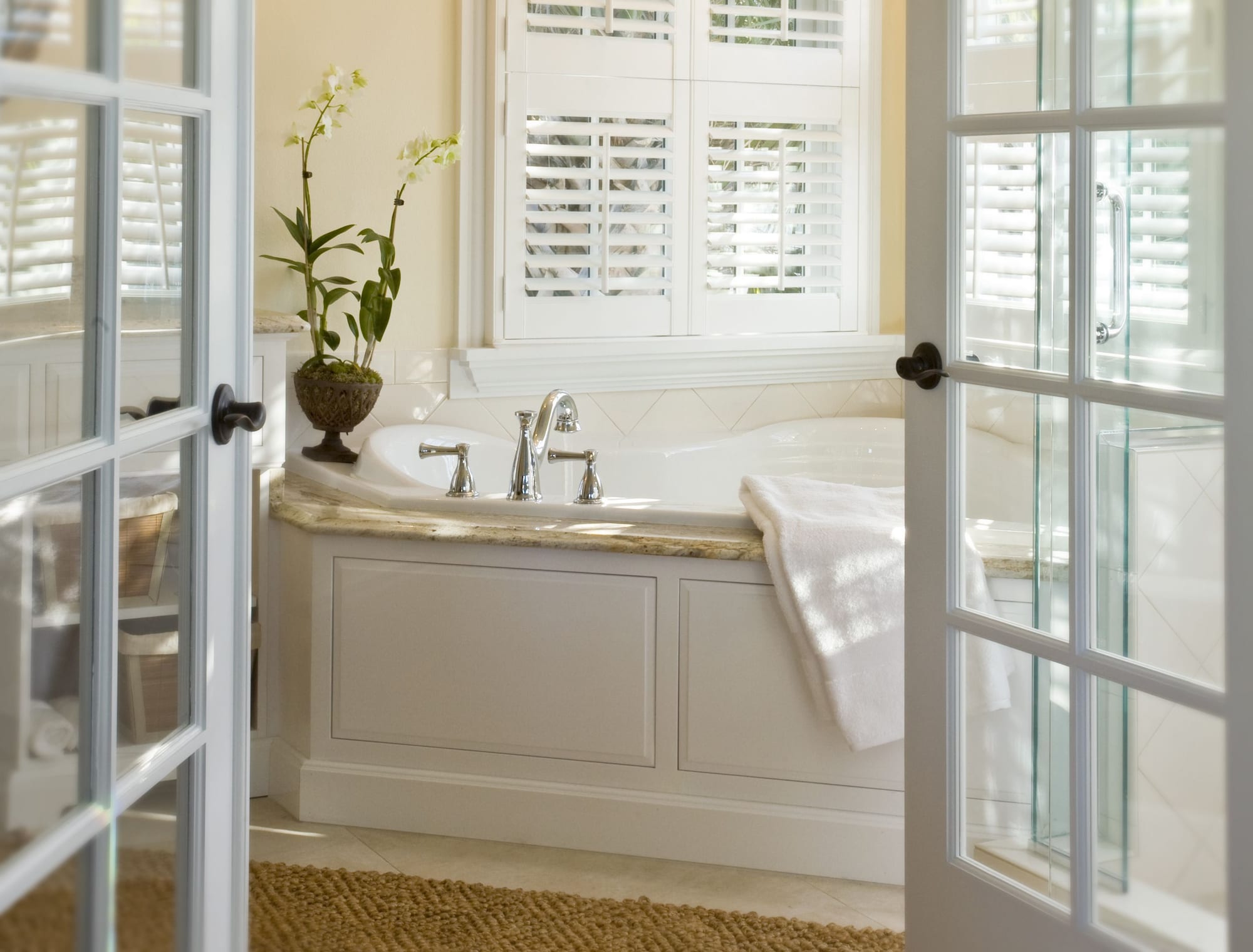 PREMIER, KING BED, PARTIAL OCEAN VIEW, JETTED TUB