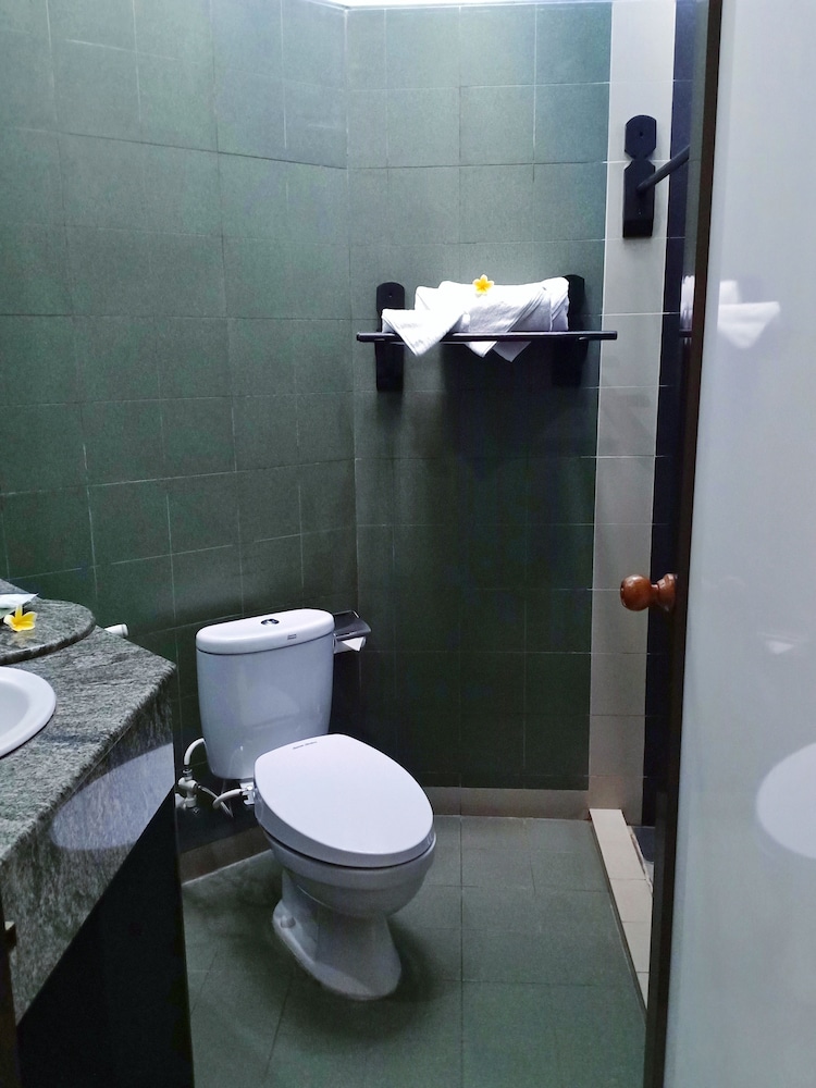 Nugraha Lovina Seaview Resort & Spa 2/69