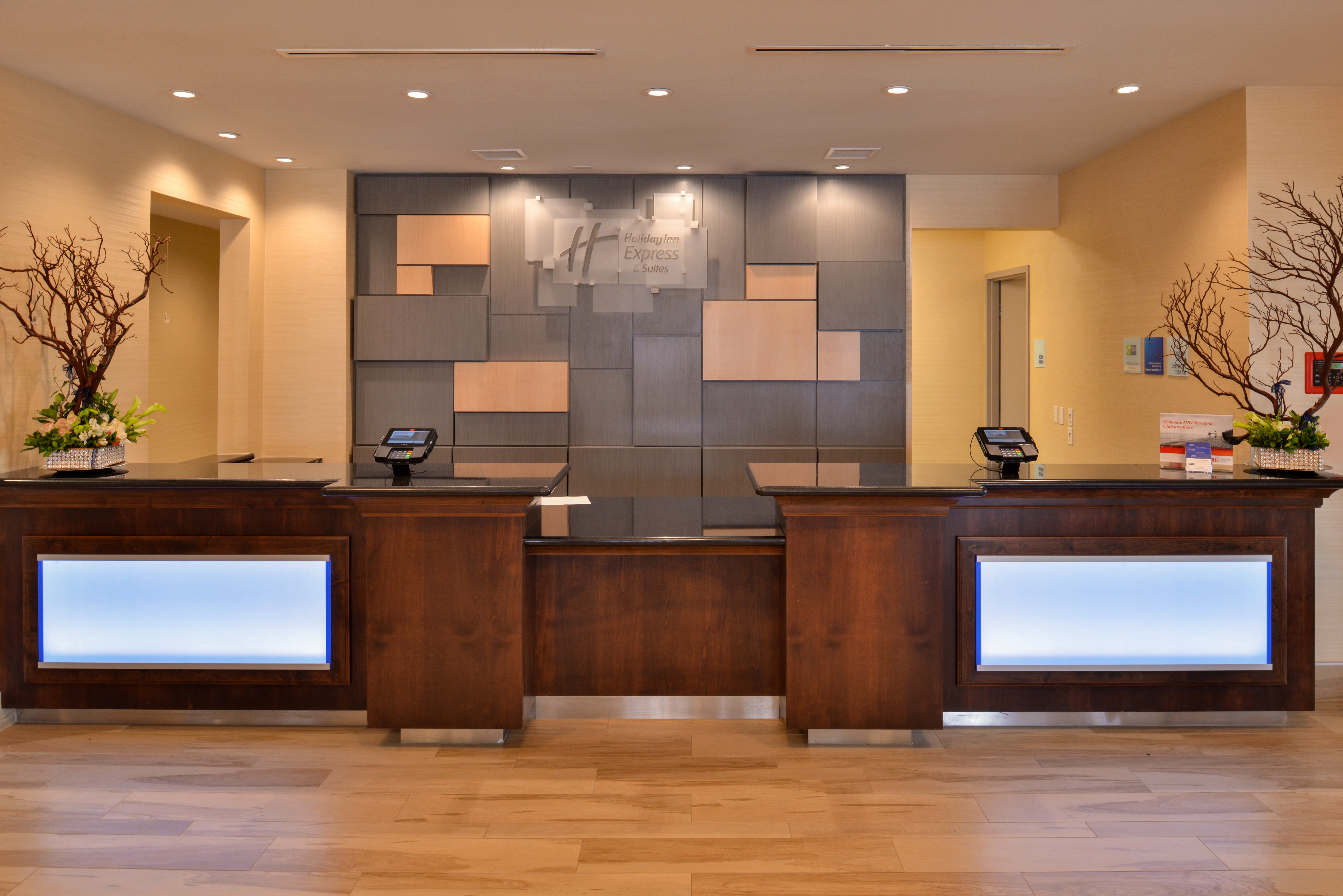 Holiday Inn Express Amp Suitesloma Linda San Bernardino S 8/63