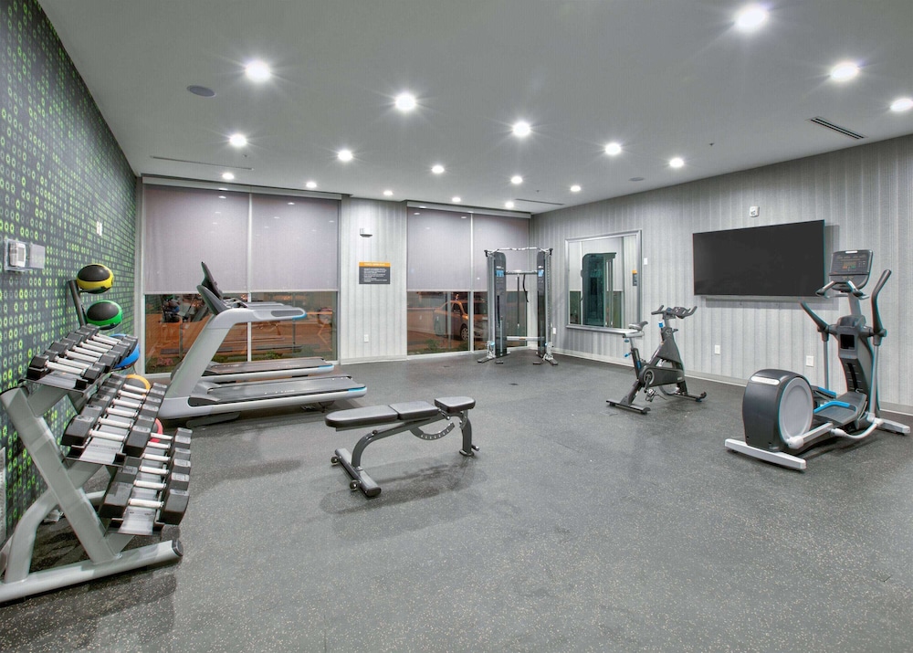 La Quinta Inn & Suites by Wyndham Dallas/Fairpark 28/40