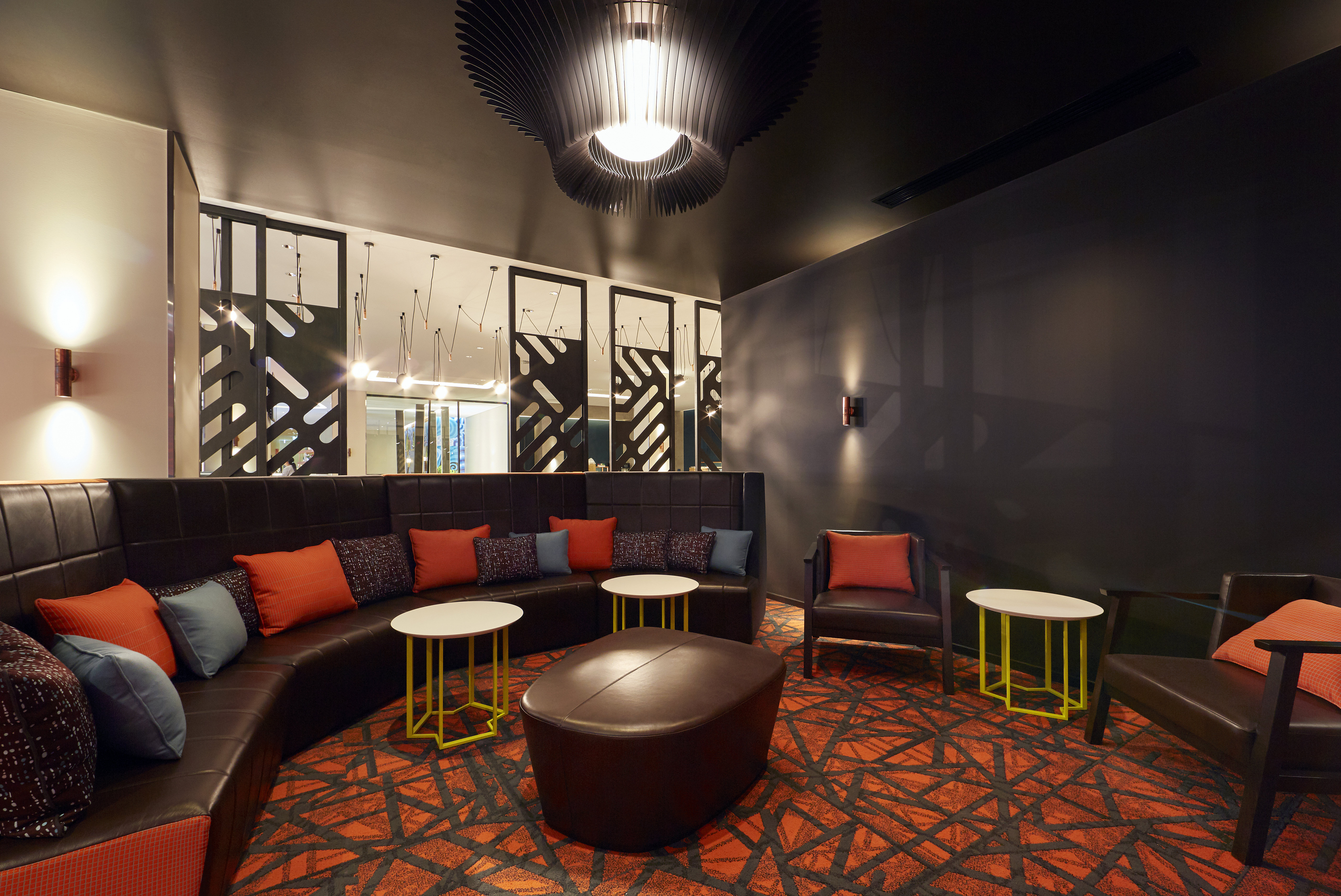 HOLIDAY INN EXPRESS ADELAIDE CITY CENTRE 44/63