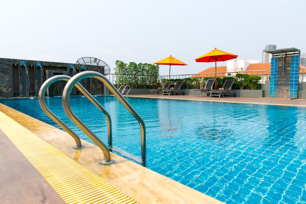 Adelphi Pattaya 7/61
