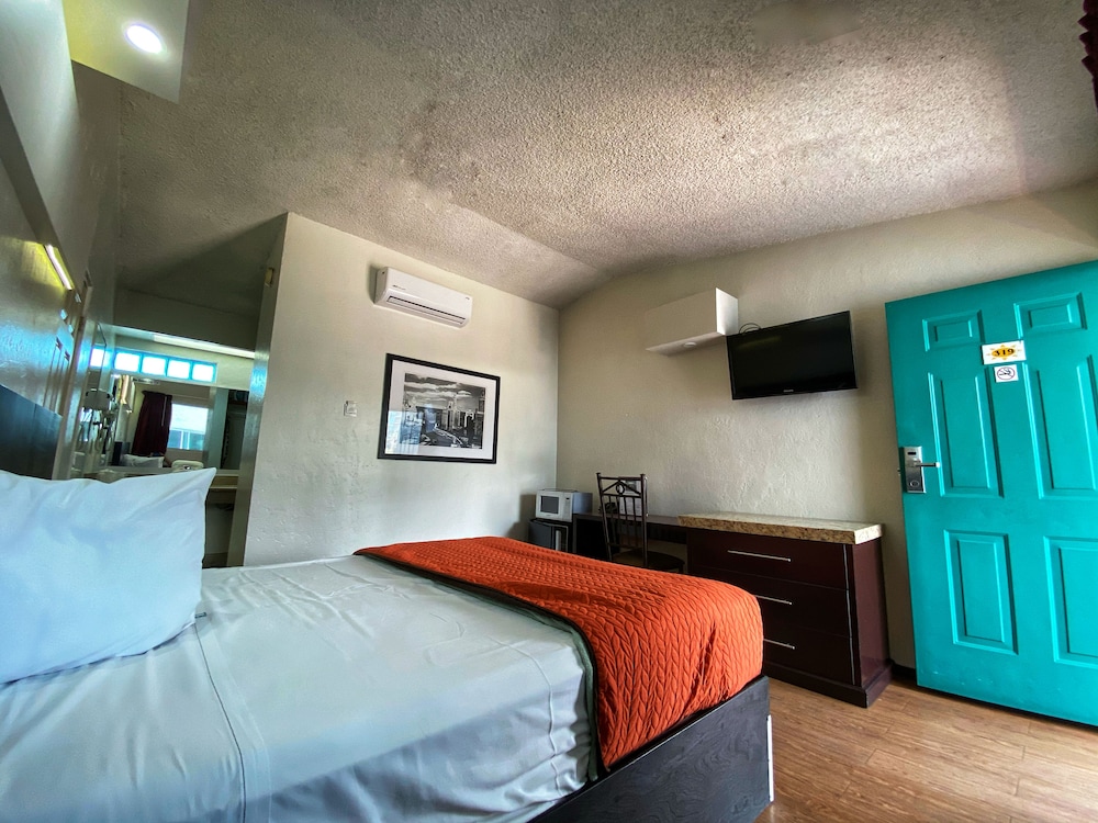 Real Inn De Tijuana Boulevard Agua Caliente 12/50
