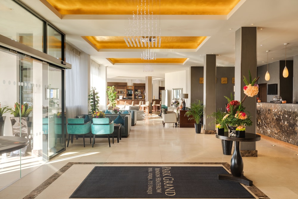 Lobby at Park Grand London Heathrow, LONDON