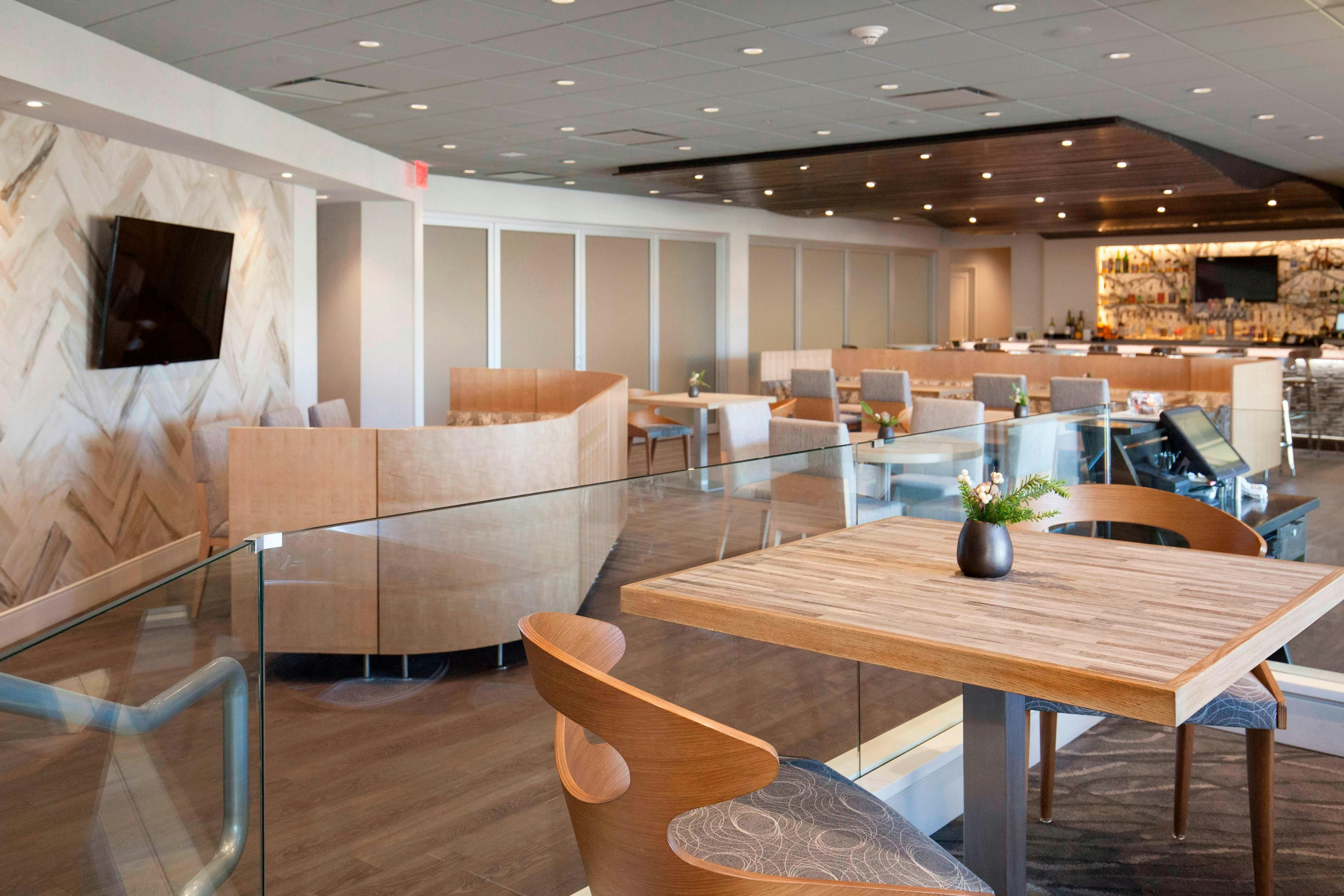 Rochester Airport Marriott 55/55