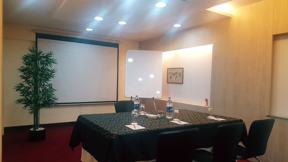 Park Central 26/50