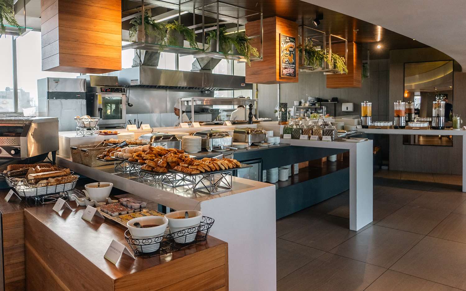 restaurant cafeteria