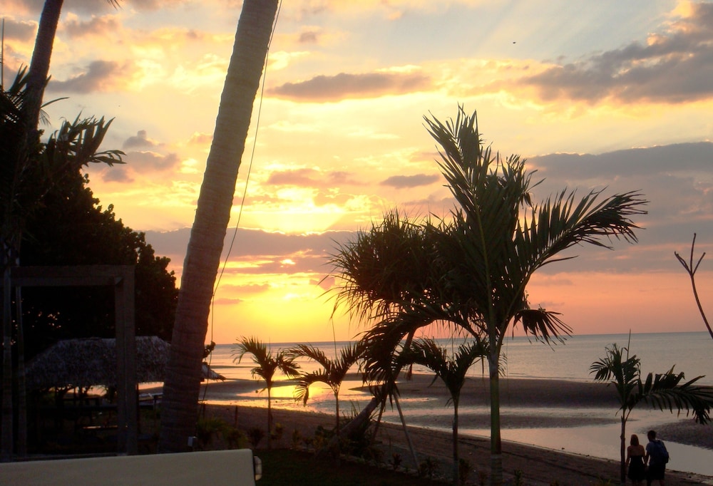 Dolphin Beach Bali 53/63