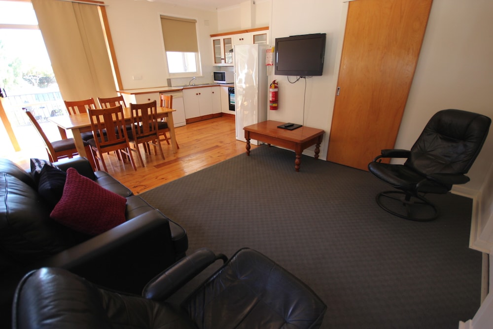 Cape Jervis Accommodation and Caravan Park 46/72