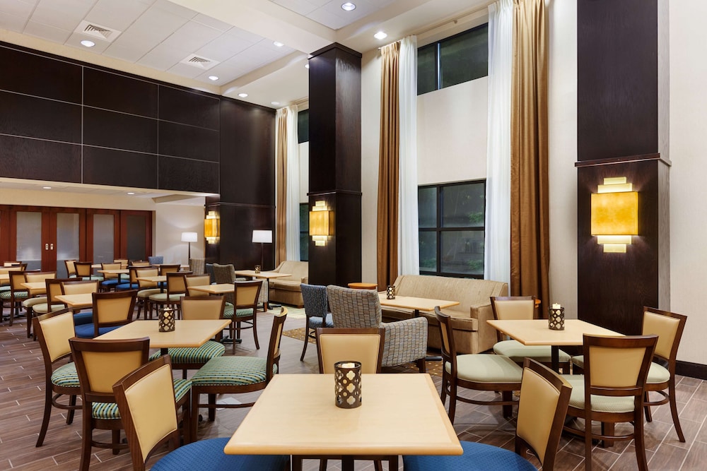 Hampton Inn & Suites Camp Springs/ Andrews Afb 19/29