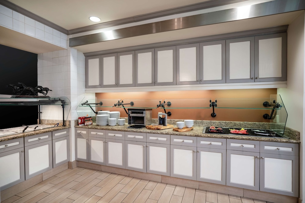 Hilton Garden Inn Louisville East 8/33