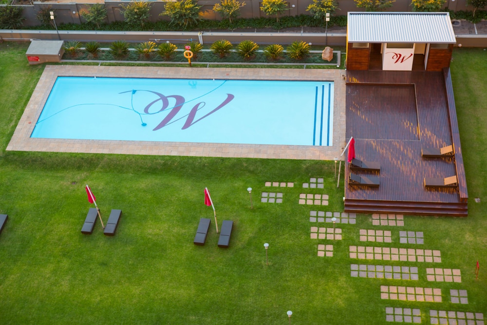 Westpoint Executive Suites - Apartments 37/70
