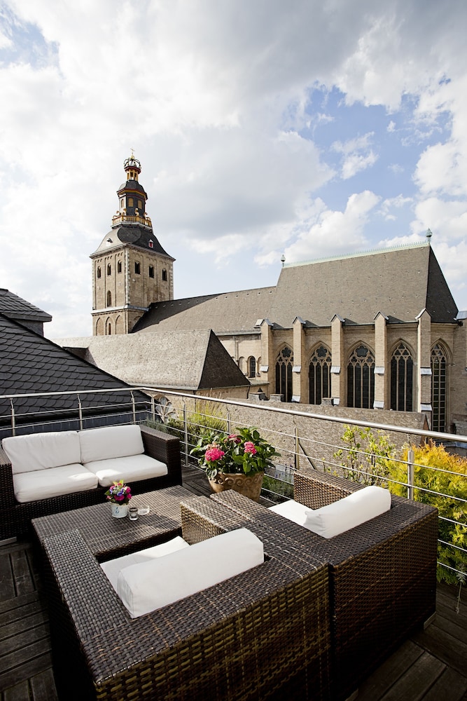 Classic Hotel Harmonie 72/77