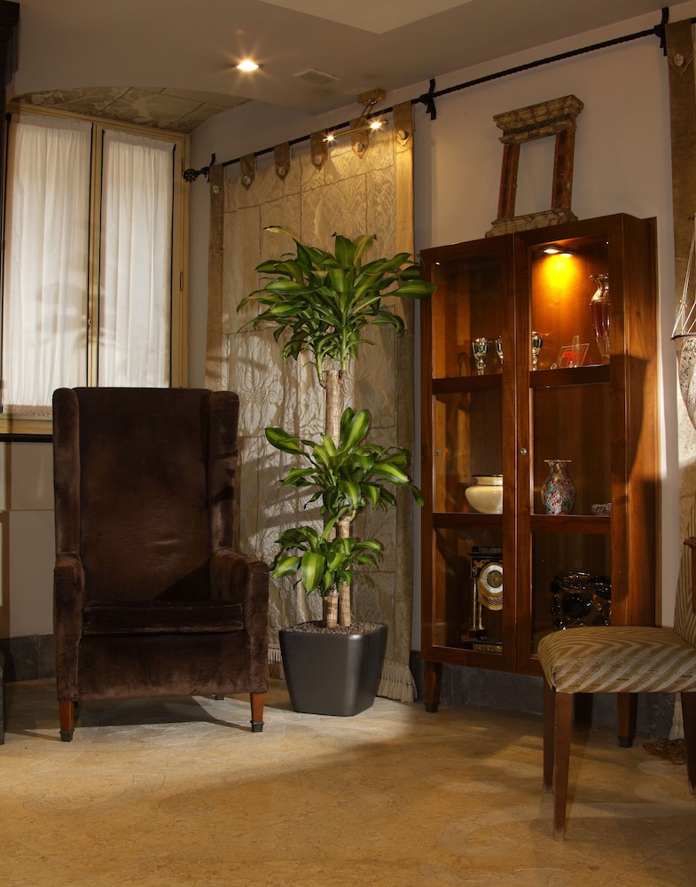 Hotel Dei Dragomanni 34/50