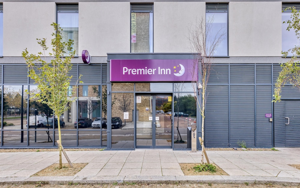 Premier Inn Milton Keynes Central (Avebury Boulevard) Hotel in MILTON KEYNES