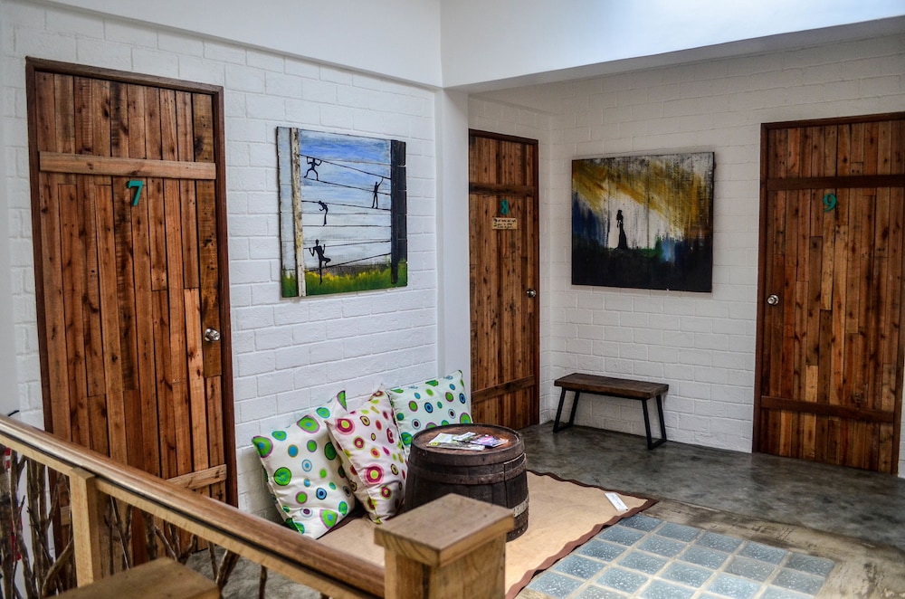 Cabins By Eco Hotel Tagaytay 52/67