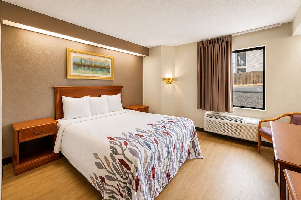 DELUXE, QUEEN BED, ACCESSIBLE